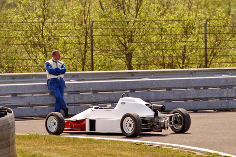 1 9