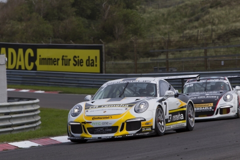GT3.nl Tijdens de Masters op Zandvoort leidt Max van Splunteren de dans 150920