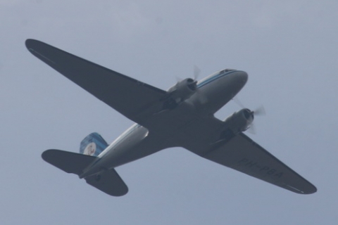 OOk een klassieker in de lucht DC3