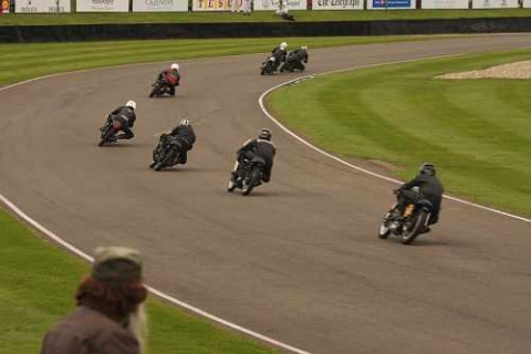 ZZ-Top bandlid volg de Barry Sheene memorial close-by