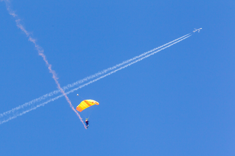 parachutesopringer
