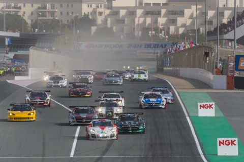 Start Hankook 24H DUBAI 2015 800pix