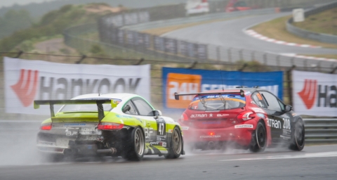Action in the rain 12H ZANDVOORT 2015 800pix