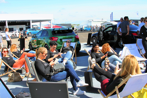 Mercedes-Hostessen-lounge4