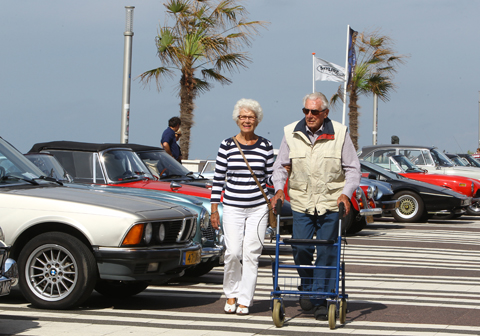 classic-car-parking