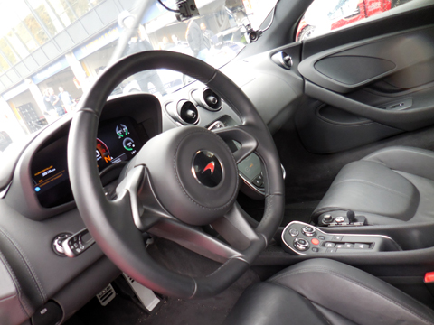 cockpit-mclaren
