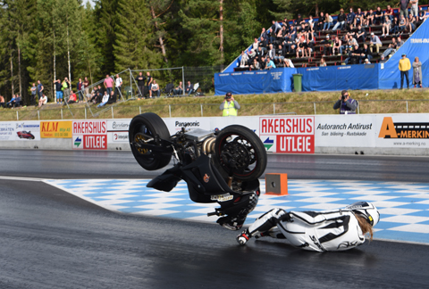 wheelie.12