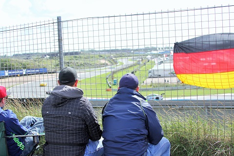 2017 Fans Tarzanbocht 1