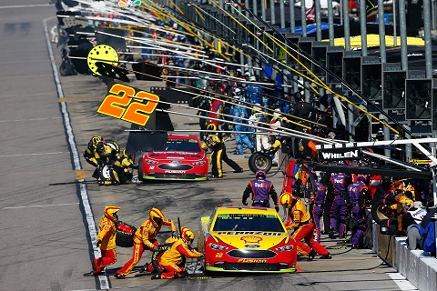 Logano Kansas