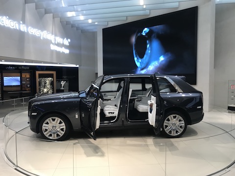 191206 BMW Rolls SUV