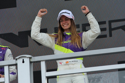 190706 Marta Podium