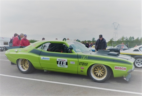 Verdwaald op weg naar de dragstrip deze Plymouth Roadrunner