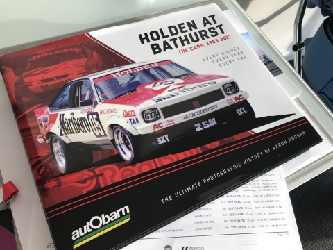 200217 Holden Bathurst boek