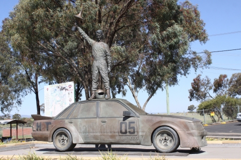200217 Holden Brock statue