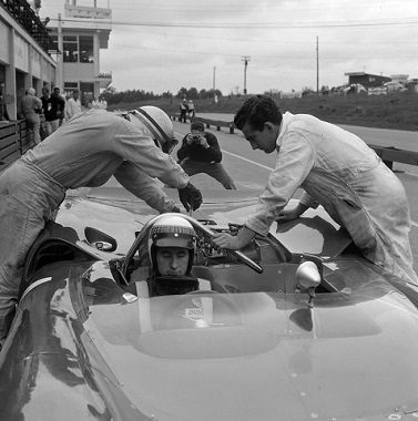 Lola T70 Spyder