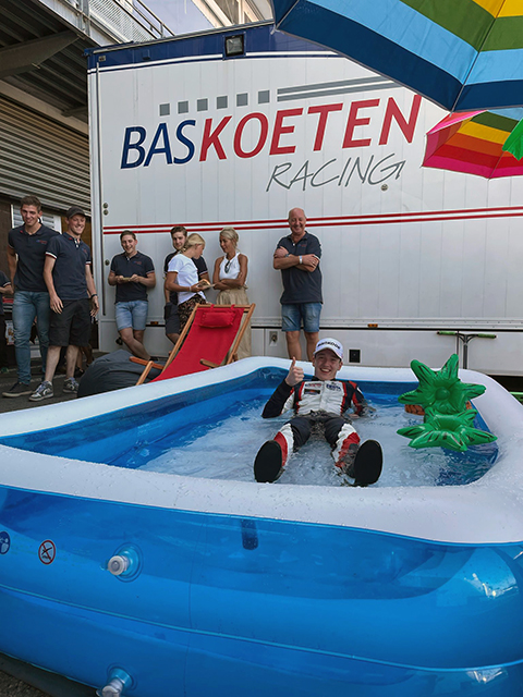 coureur-in-zwembad