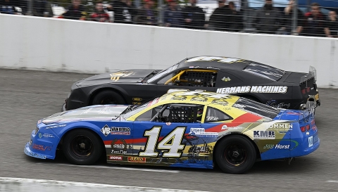 V8 Oval Series - De twee kemphanen Barry Maessen en Frank Wouters