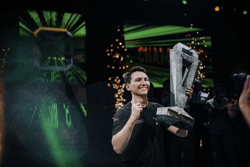 Porsche Coanda fabriekscoureur Joshua Rogers wint ESL R1 herfstfinale