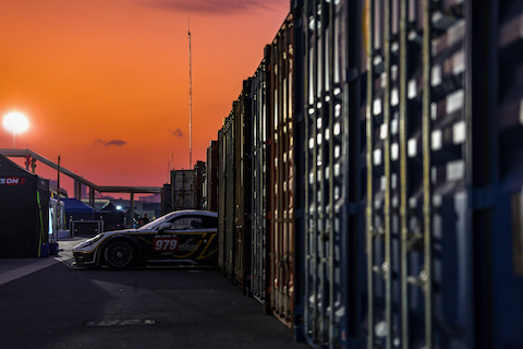 230111 Dubai containers