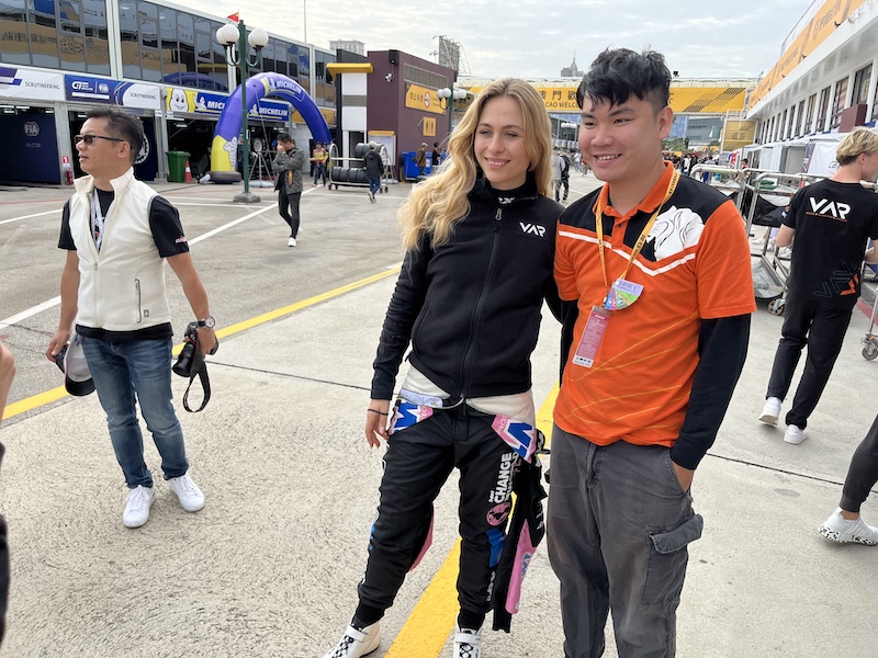 231218 Floersch Macau paddock