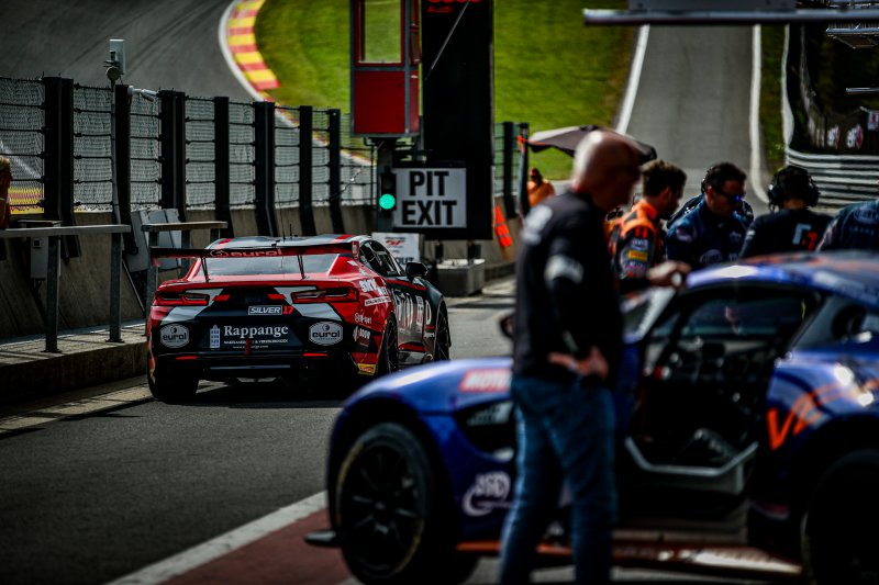 230627 V8RacingGT4
