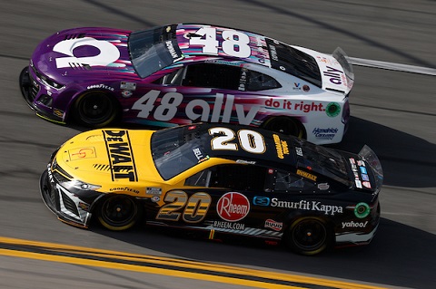 #20: Christopher Bell, Joe Gibbs Racing, DeWalt/Rheem Toyota Camry, #48: Alex Bowman, Hendrick Motorsports, Ally Chevrolet Camaro