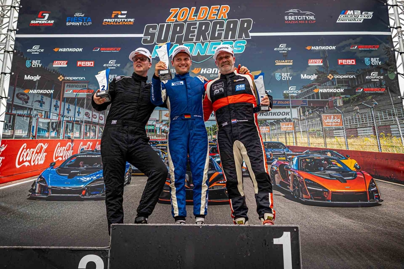Podium 3