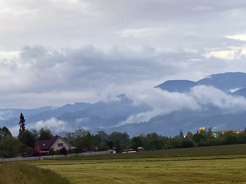 regenwolken bergen