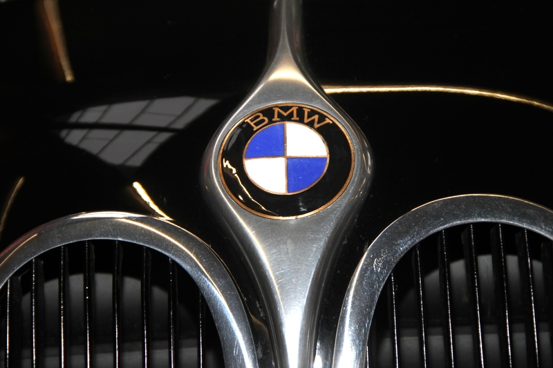2024 BMW 327 1939 Logo