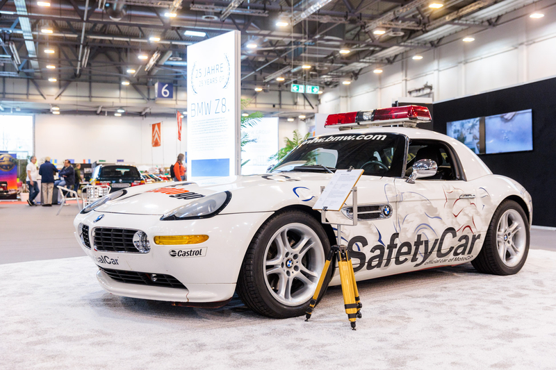 Dieses und weitere Fahrzeuge erleben Besucher*innen auf der Techno Classica Essen vom 4. bis 7. April 2024 (Preview Day: 3. April) in der Messe Essen. Rund 1250 Aussteller aus über 30 Nationen präsentieren auf 120.000 qm Ausstellungsfläche Oldtimer, Motorräder, Classic- und Prestigeautomobile. Eine reguläre Tageskarte kostet 28 Euro und gibt es im Online-Ticketshop unter technoclassica-tickets.de.—-03-04-2024/Essen/GermanyFoto: Alex Muchnik/©MESSE ESSEN GmbH---Zulässige Nutzung: Der Nutzer erhält an dem Bild ein einfaches Nutzungsrecht, ausschließlich für eine redaktionelle, journalistische Berichterstattung – in Online- und Printmedien, Film und TV über die MESSE ESSEN, eine Veranstaltung der MESSE ESSEN oder eine auf dem Messegelände der MESSE ESSEN stattfindenden Veranstaltung. Die Nutzung des Bildmaterials ist für die berichtenden Medien mit Urhebervermerk und Beleg ist honorarfrei gestattet. Der Nutzer verpflichtet sich dazu, die dem Bild zugeordneten Informationen, insbesondere Bildbeschreibung und Fotograf, bei der Nutzung in korrekter Weise zu verwenden und zu veröffentlichen. Jede andere Nutzung bedarf der Zustimmung durch die Messe Essen GmbH. Die Messe Essen haftet nicht für Verletzung von Rechten abgebildeter Personen und/oder Objekten. Es werden durch die Messe Essen keine Persönlichkeits-, Eigentums-, Kunst-, Marken- oder ähnliche Rechte eingeräumt, die Einholung der o.g. Rechte obliegt allein dem Nutzer. Der Verkauf und die Weitergabe der Bilddatei an Dritte sowie das nicht-autorisierte Kopieren oder sonstige Vervielfältigen dieser Bilddatei auf alle Arten von Datenträgern ist nicht gestattet. ---Permissible use: The user will be granted free of charge a simple use right to the picture exclusively for editorial, journalistic reporting about MESSE ESSEN, an event of MESSE ESSEN or an event taking place on the fair site of MESSE ESSEN in online and print media, in films and on TV. For the reporting media, the use of the picture material with a copyright notice and a specimen copy will be allowed free of charge. The user undertakes to utilise and publish the information assigned to the picture, particularly caption and photographer, in a correct way when using it. Any other use will require the consent of Messe Essen GmbH. Messe Essen will not be liable for the infringement of rights of depicted people and/or objects. Messe Essen will not grant any personality, ownership, artistic, trademark or similar rights. The user alone will be responsible for obtaining the above rights. It will not be allowed to sell or pass on the picture file to third parties or to copy or otherwise duplicate this picture file on to any types of data carriers without authorisation.