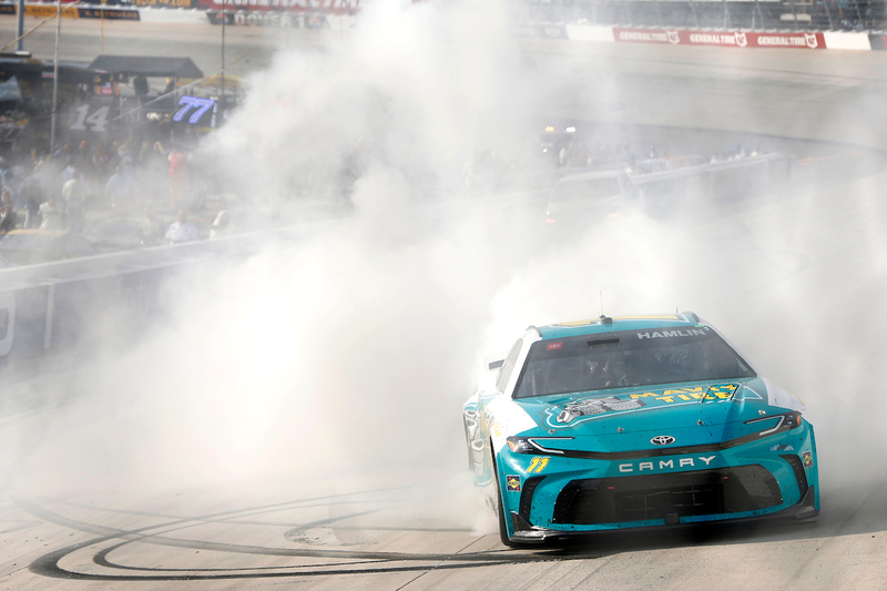 #11: Denny Hamlin, Joe Gibbs Racing, Mavis Tire Toyota Camry
