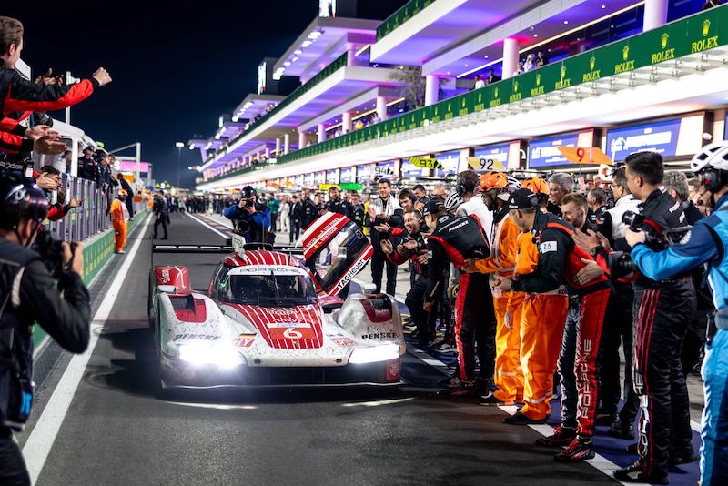 240302 WEC Race nr 6 winner pitlane