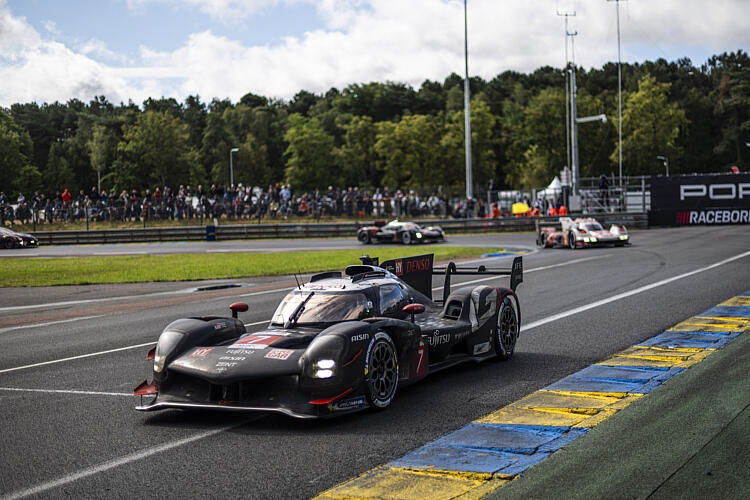 07 LOPEZ José María (arg), KOBAYASHI Kamui (jpn), DE VRIES Nyck (nld), Toyota Gazoo Racing, Toyota GR010 - Hybrid #07, Hypercar, FIA WEC, action during the 2024 24 Hours of Le Mans, 4th round of the 2024 FIA World Endurance Championship, on the Circuit des 24 Heures du Mans, from June 15 to 16, 2024 in Le Mans, France - Photo Charly Lopez / DPPI