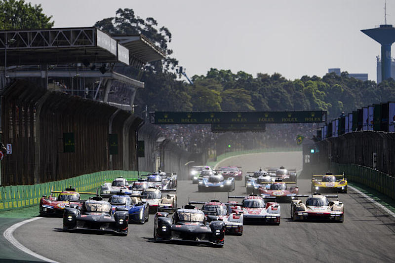 Start of the race, 07 CONWAY Mike (gbr), KOBAYASHI Kamui (jpn), DE VRIES Nyck (nld), Toyota Gazoo Racing, Toyota GR010 - Hybrid #07, Hypercar, 08 BUEMI Sébastien (swi), HARTLEY Brendon (nzl), HIRAKAWA Ryo (jpn), Toyota Gazoo Racing, Toyota GR010 - Hybrid #08, Hypercar, action during the 2024 Rolex 6 Hours of Sao Paulo, 5th round of the 2024 FIA World Endurance Championship, from July 12 to 14, 2024 on the Autódromo José Carlos Pace in Interlagos, Brazil - Photo Julien Delfosse / DPPI