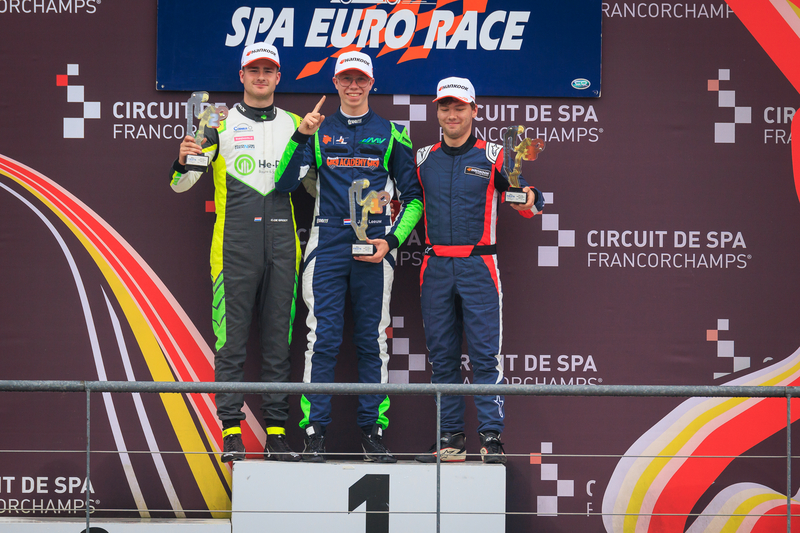 podium junior
