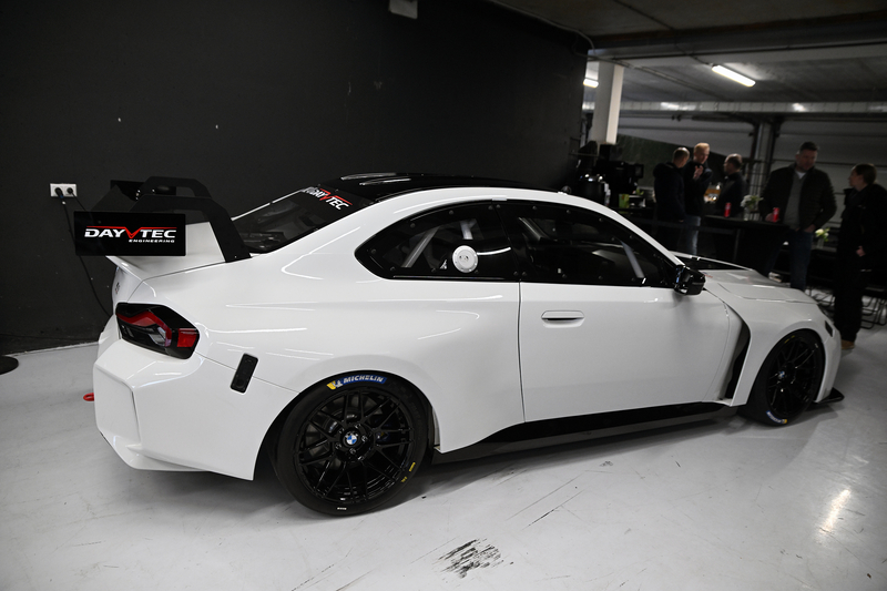 23b. DSC 5230
