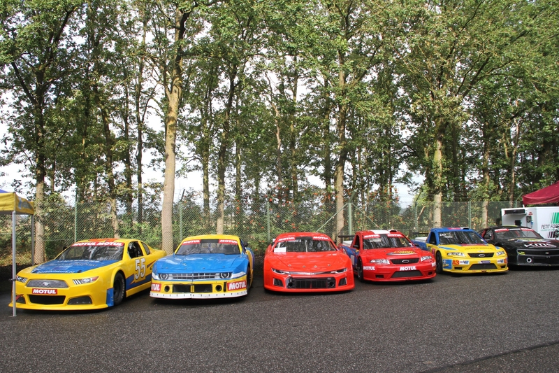 2024 V8 Oval paddock