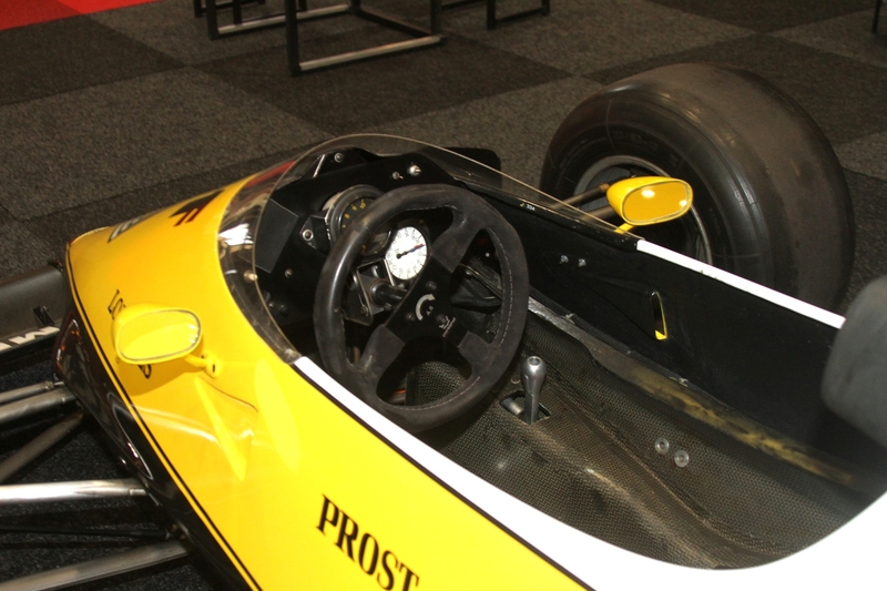 205 Renault RE40 Cockpit
