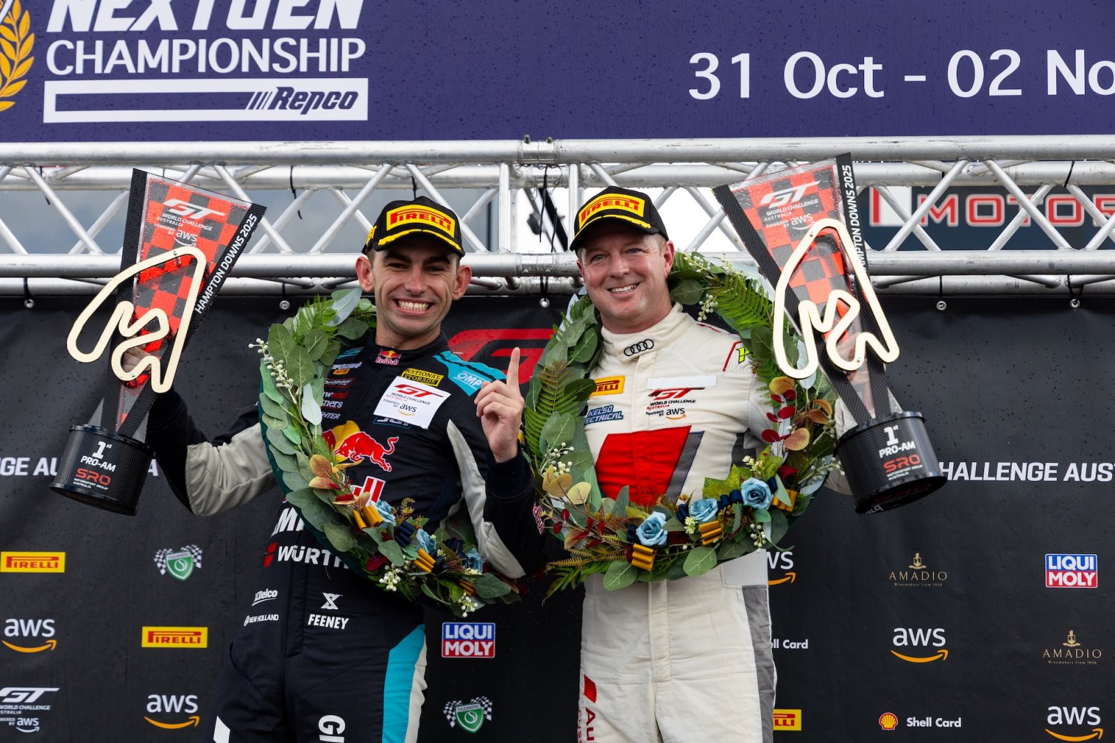 Feeney en Schumacher kampioen na perfect weekend op Hampton Downs en straf voor Evans en Schutte