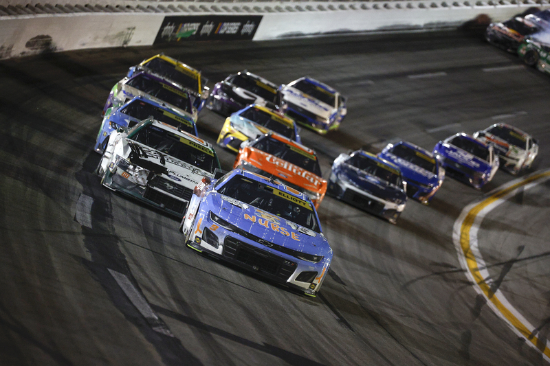 2025 Chase Elliott leidt