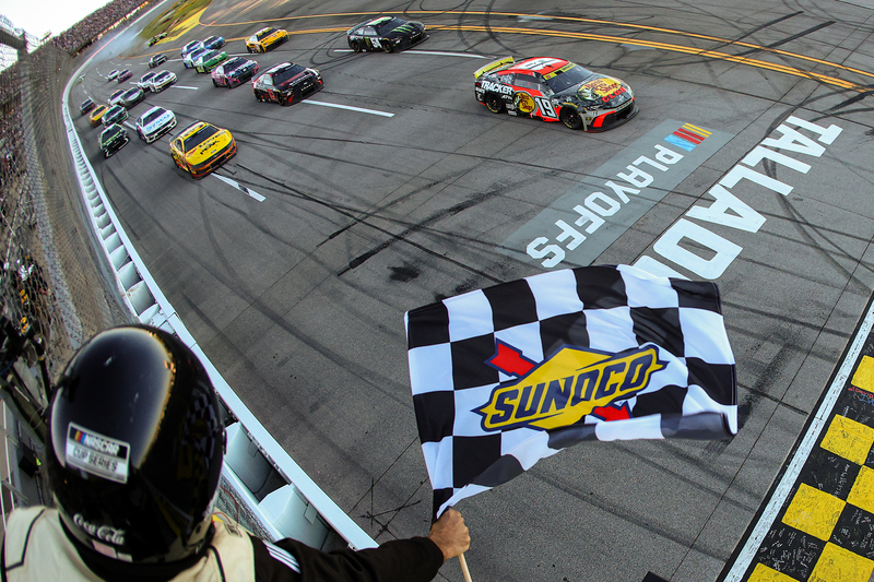 Chase Briscoe pakt plek voor Championship 4 finale na verlenging in Talladega Chase Briscoe pakt plek voor Championship 4 finale na verlenging in Talladega