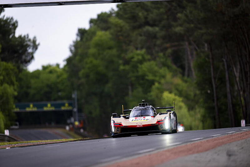 38 BAMBER Earl (nzl), BOURDAIS Sébastien (fra), BUTTON Jenson (gbr), Cadillac Hertz Team Jota, Cadillac V-Series.R, #38, Hypercar, action during the Test Day of the 24 Hours of Le Mans 2025, 4th round of the 2025 FIA World Endurance Championship, on June 8, 2025 on the Circuit des 24 Heures du Mans in Le Mans, France - Photo Fabrizio Boldoni / DPPI