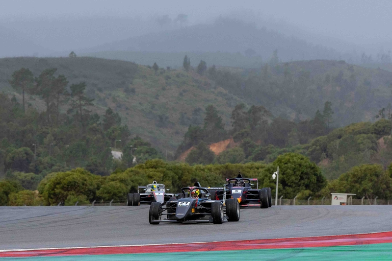 F4 Winterserie Portimao 16