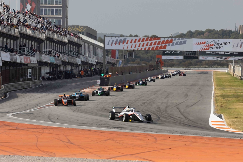 Valencia F4 41