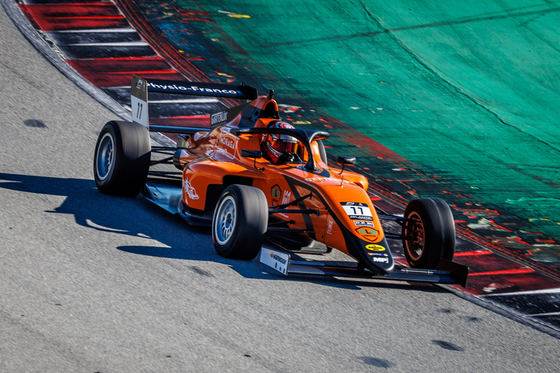 Francot en Coronel pakken de hoofdrol in slotweekend op Barcelona, zuur einde voor Lammers