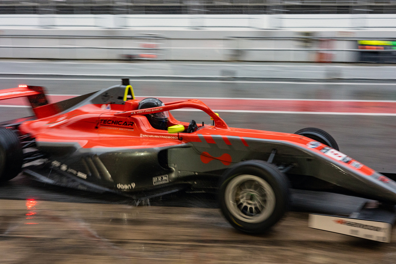 Barcelona test 248041