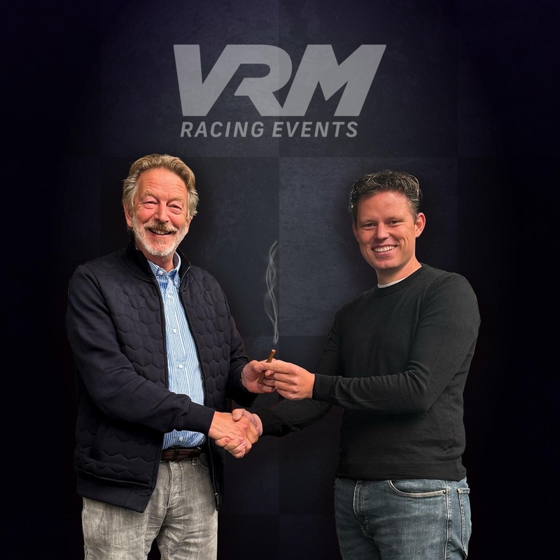 Dick van Elk draagt V-Max Racing Management over aan Max Braams