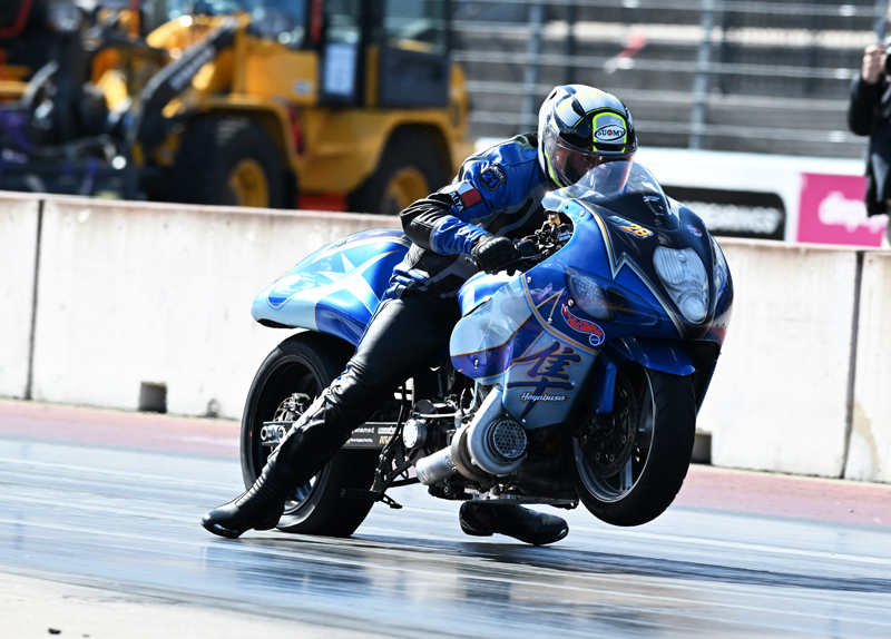 wheelie DSC 4469