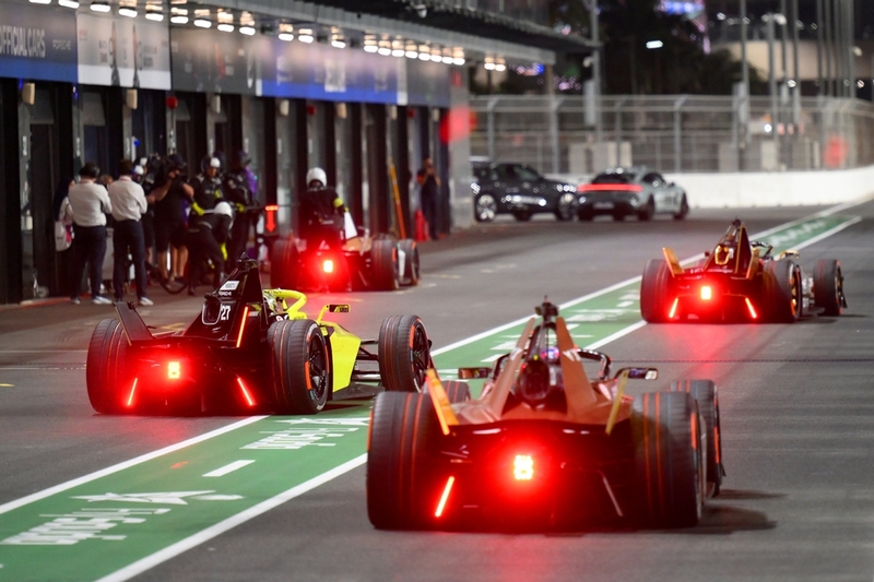 260213 FE Pitlane