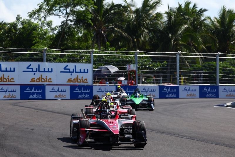 SANYA, CHINA - JUNE 20: Nyck de Vries of the Netherlands driving the (21) Mahindra Racing Mahindra M12Electro on track during the Sanya E-Prix, Round 11 of the 2026 FIA Formula E World Championship at Sanya Street Circuit on June 20, 2026 in Sanya, China. (Photo by Joe Portlock/LAT Images)